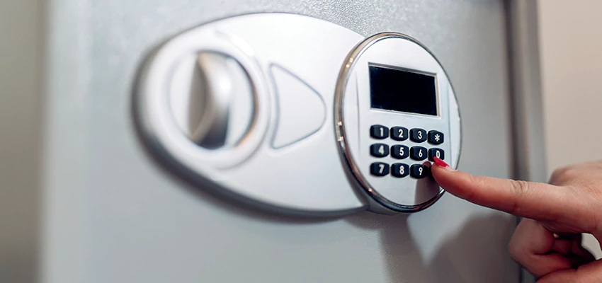 Jewelry Safe Cracking in Los Altos, California